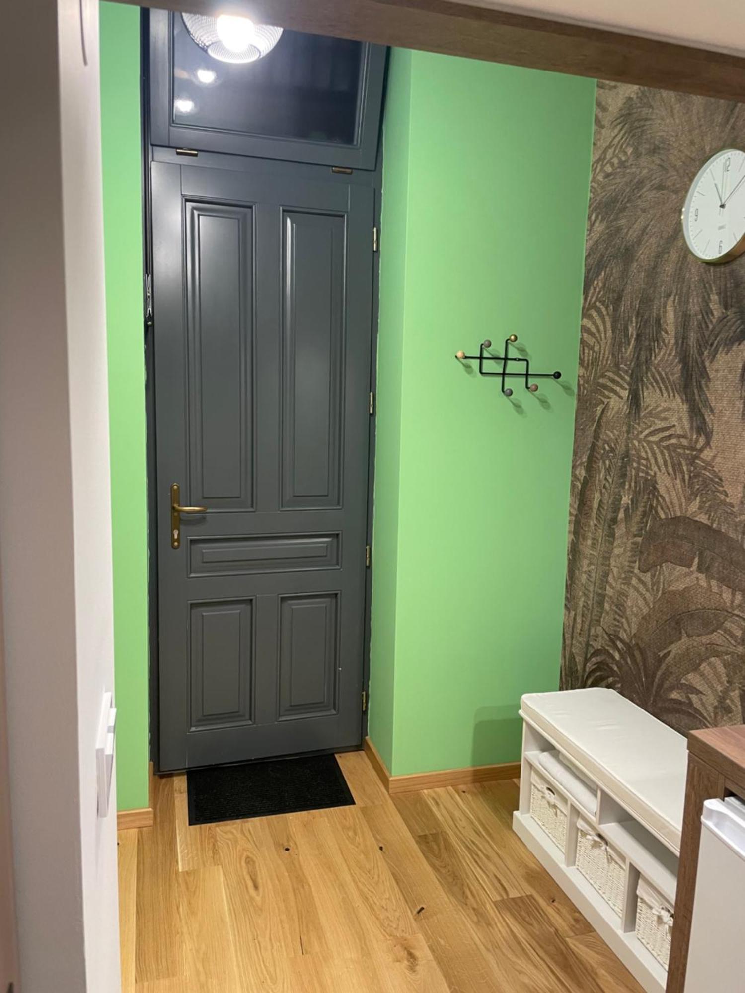 Central Apartment With 2 Bedrooms And 2 Bathrooms Oradea Exterior foto
